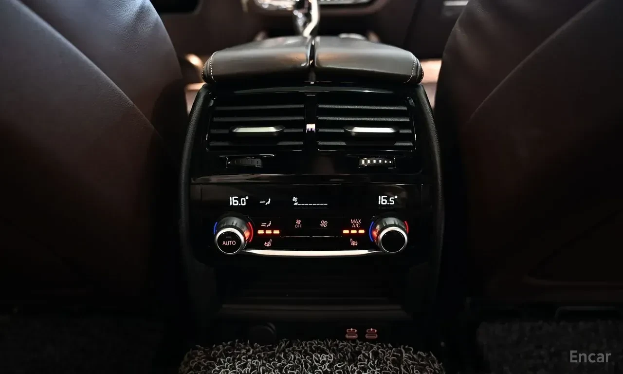 BMW 530E M* SPORT* ОБДУХВАНЕ* 360КАМЕРА* ХЕДЪП* LANE* ASSIS, снимка 16 - Автомобили и джипове - 55821910