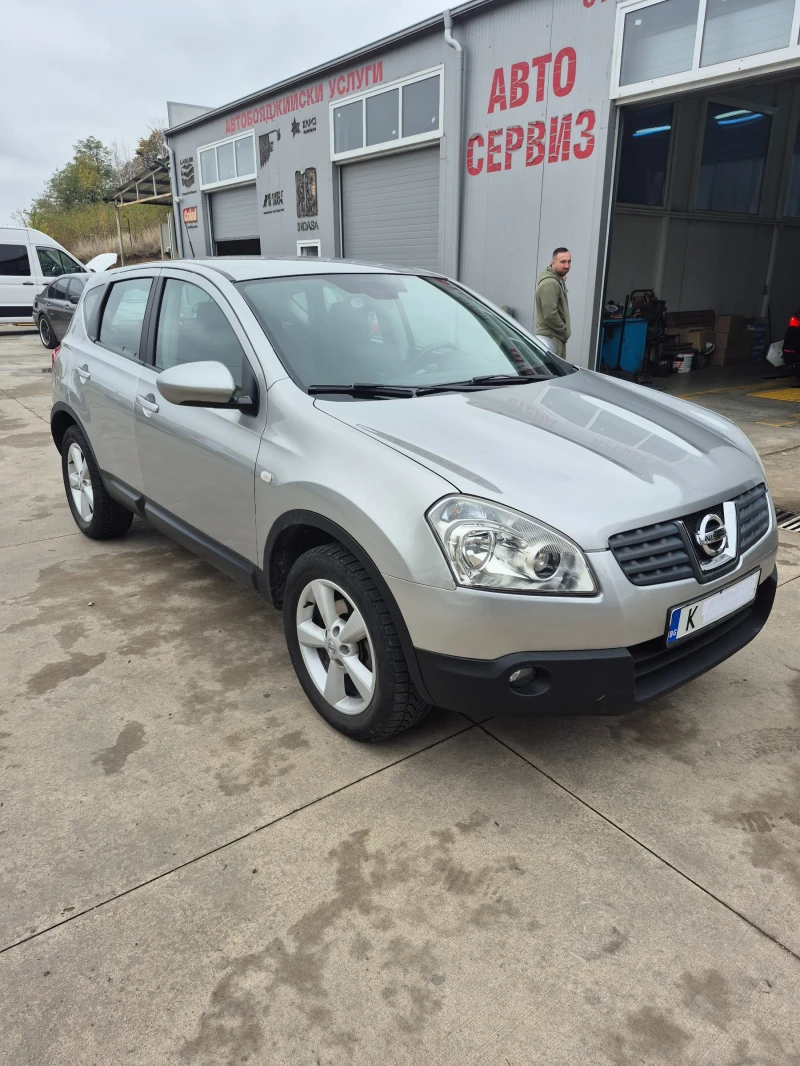 Nissan Qashqai 2.0, снимка 6 - Автомобили и джипове - 52636078