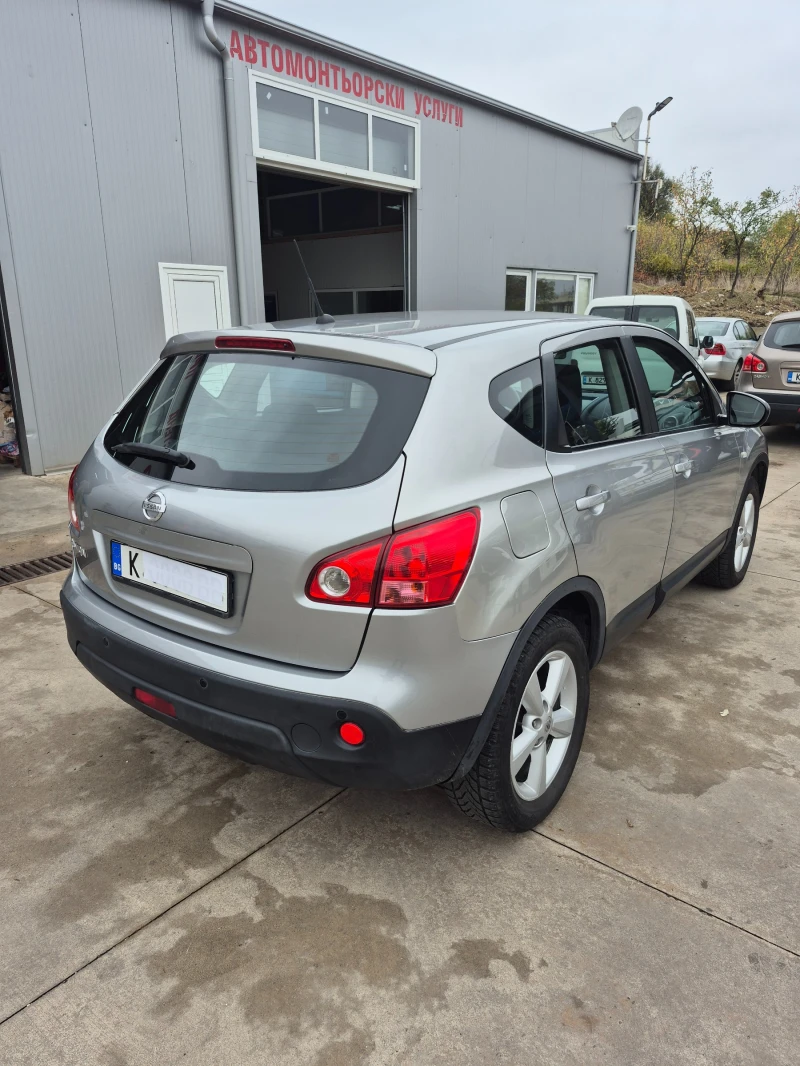 Nissan Qashqai 2.0, снимка 5 - Автомобили и джипове - 52636078