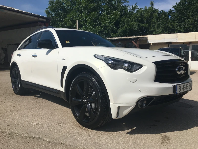 Infiniti QX70 S design