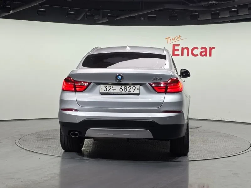 BMW X4 xDrive20D, снимка 4 - Автомобили и джипове - 54227504