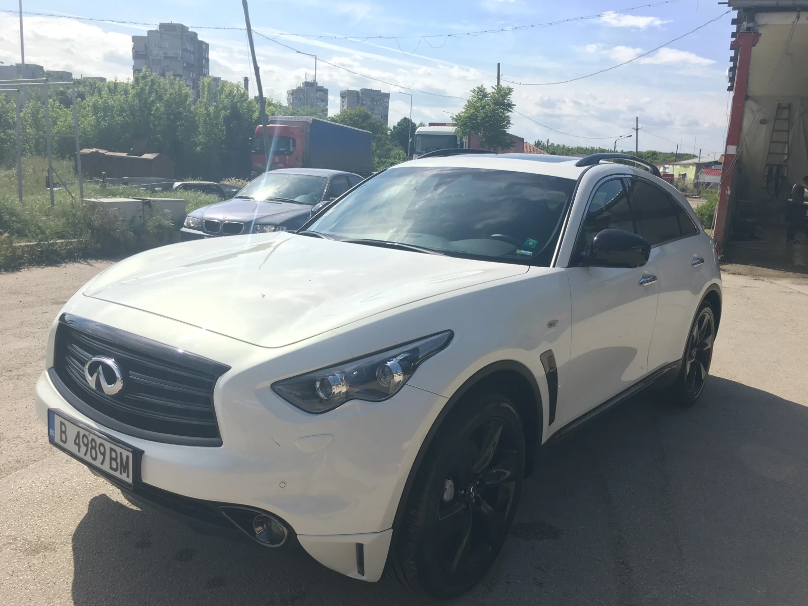 Infiniti QX70 S design - изображение 7