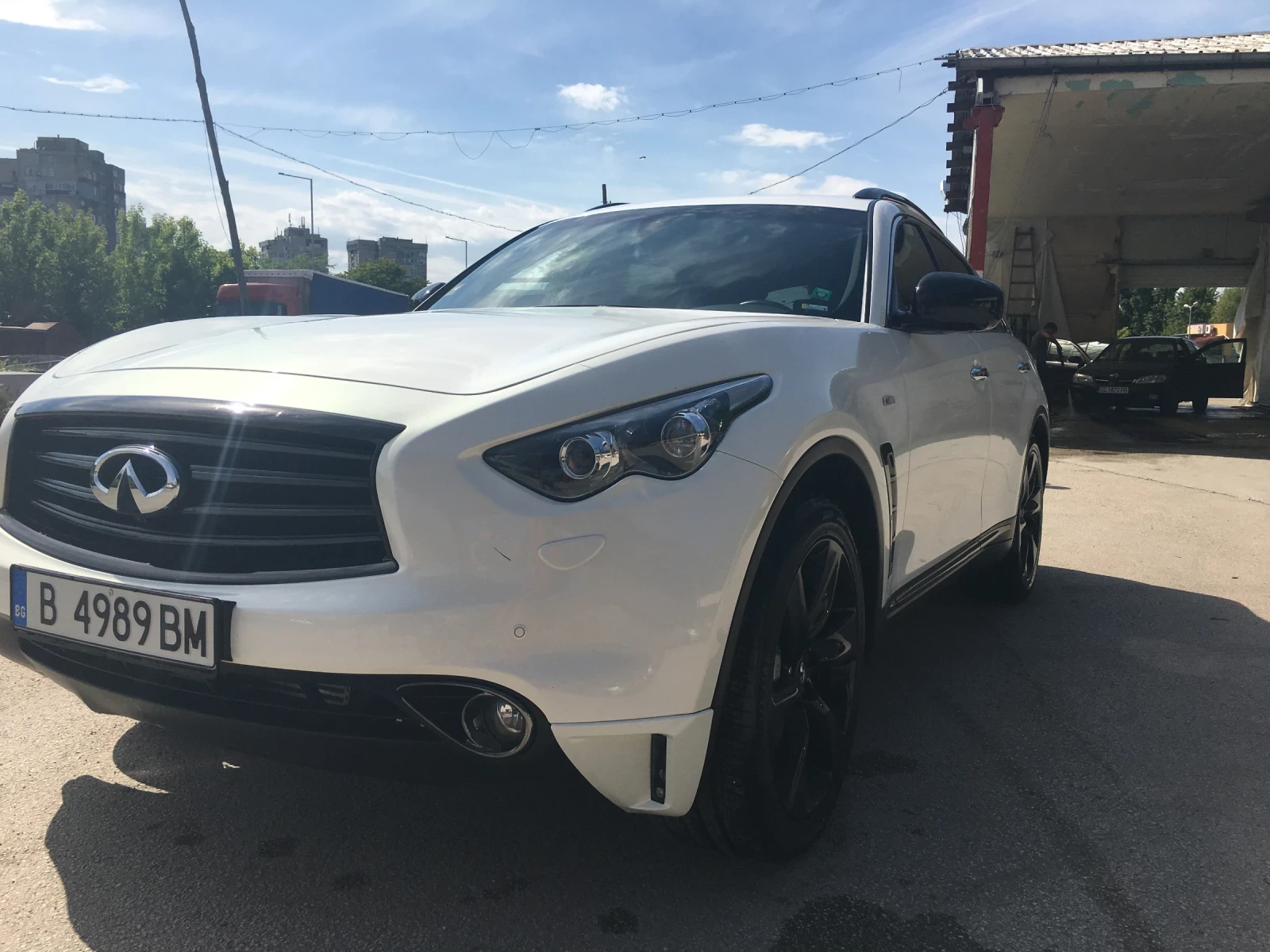 Infiniti QX70 S design - изображение 3