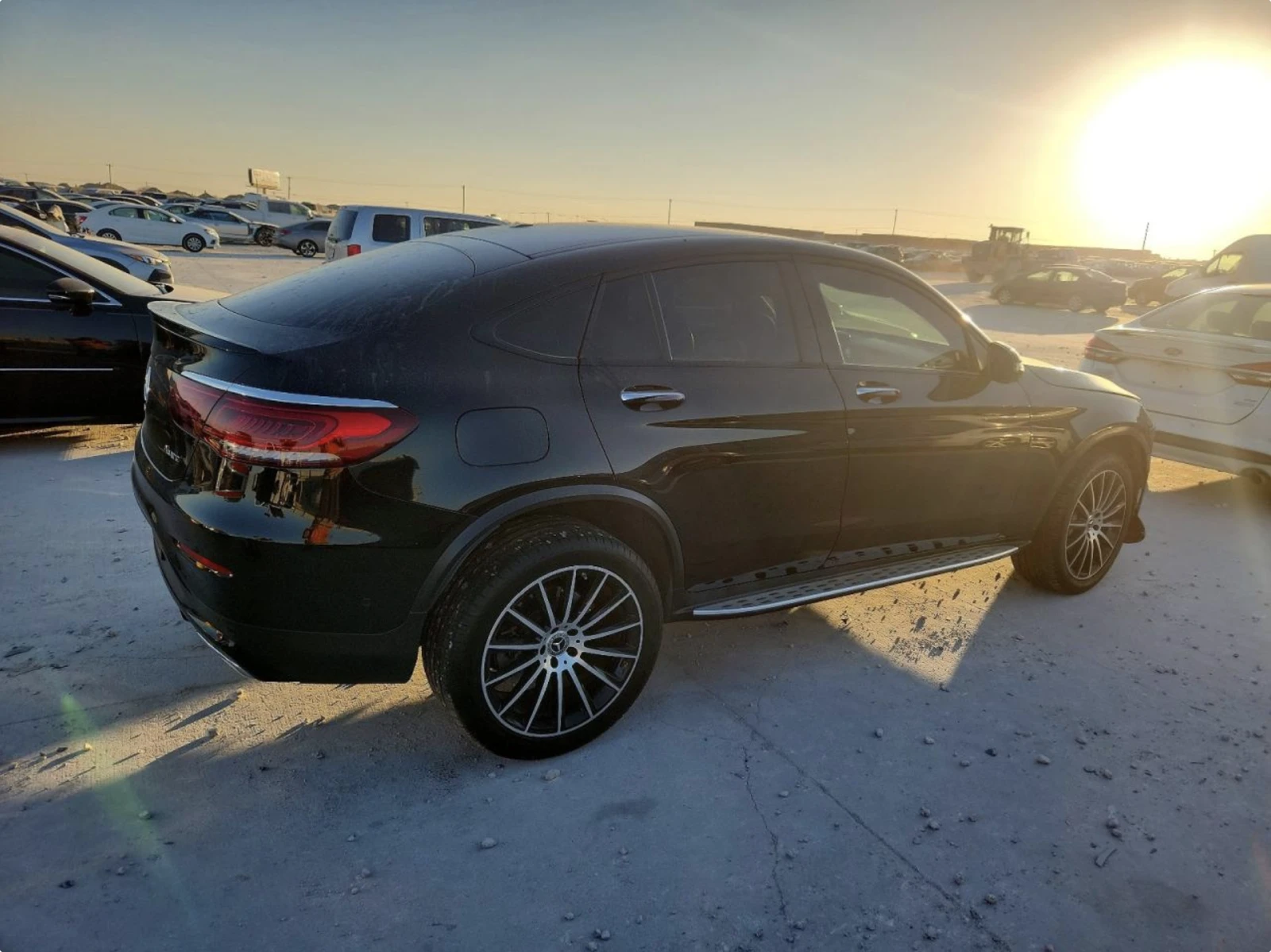 Mercedes-Benz GLC 300 АВТОКРЕДИТ* ЦЕНА БЕЗ АНАЛОГ* , снимка 3 - Автомобили и джипове - 53813796