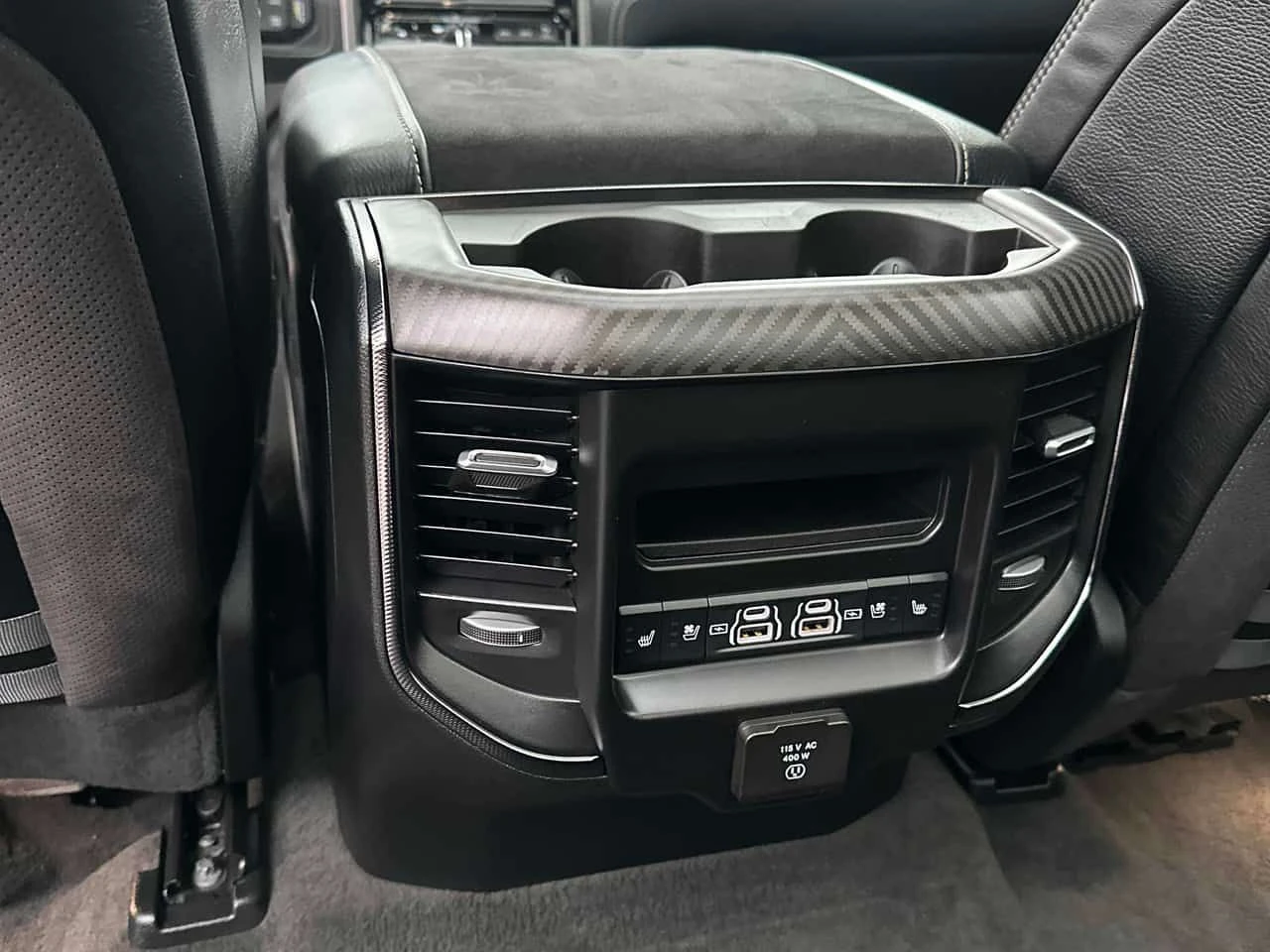 Dodge RAM 1500 6.2L 8cyl | TRX | HEAD-UP | ВЪЗДУШНО | 360 | , снимка 12 - Автомобили и джипове - 54368961