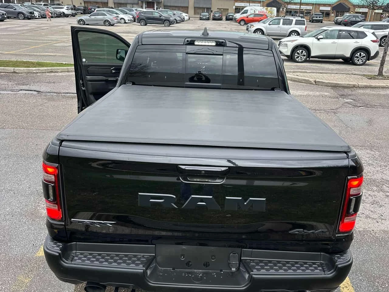 Dodge RAM 1500 6.2L 8cyl | TRX | HEAD-UP | ВЪЗДУШНО | 360 | , снимка 6 - Автомобили и джипове - 54368961