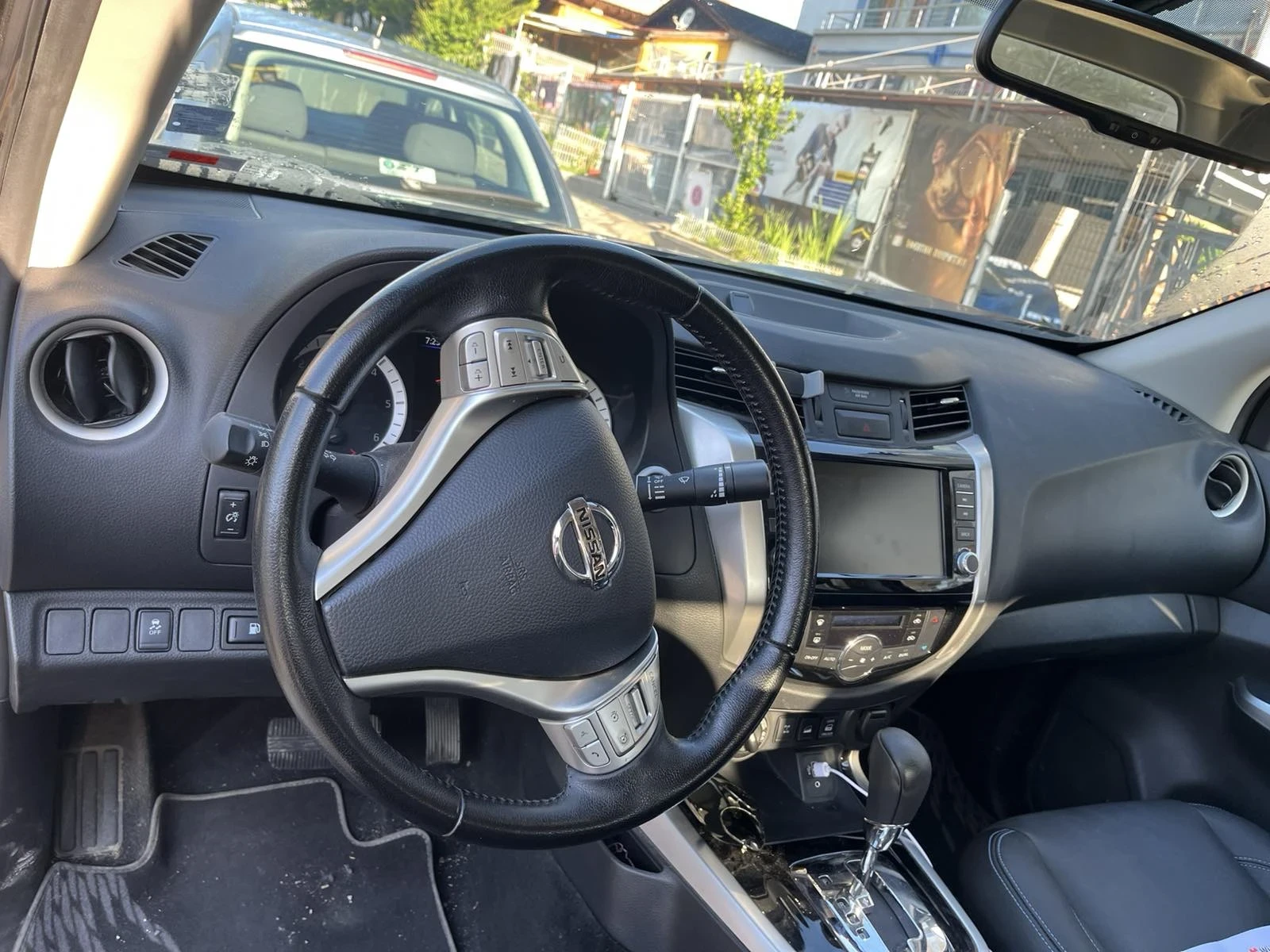 Nissan Navara, снимка 6 - Автомобили и джипове - 54790835