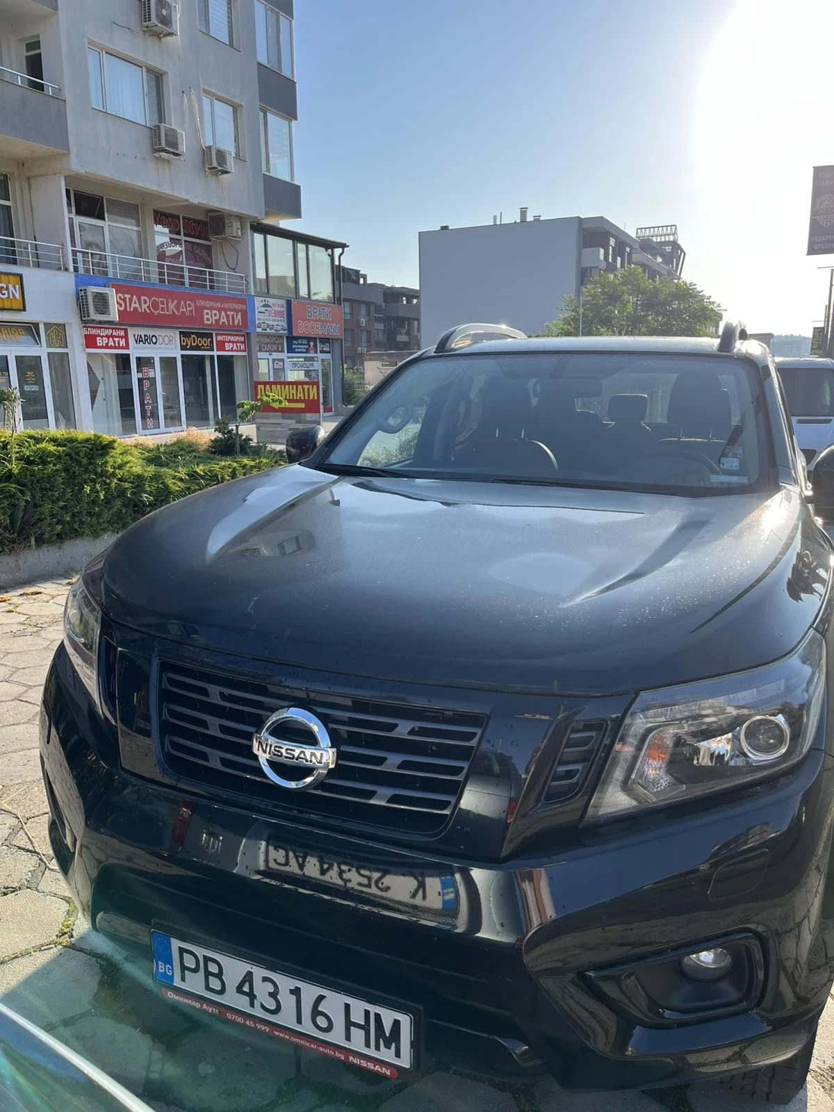 Nissan Navara, снимка 12 - Автомобили и джипове - 54790835