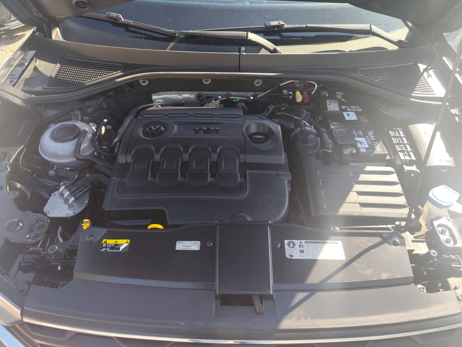 VW T-Roc 2.0TDi* DSG* 4X4* LED* NAVI* APP* EURO6B* , снимка 15 - Автомобили и джипове - 54889854