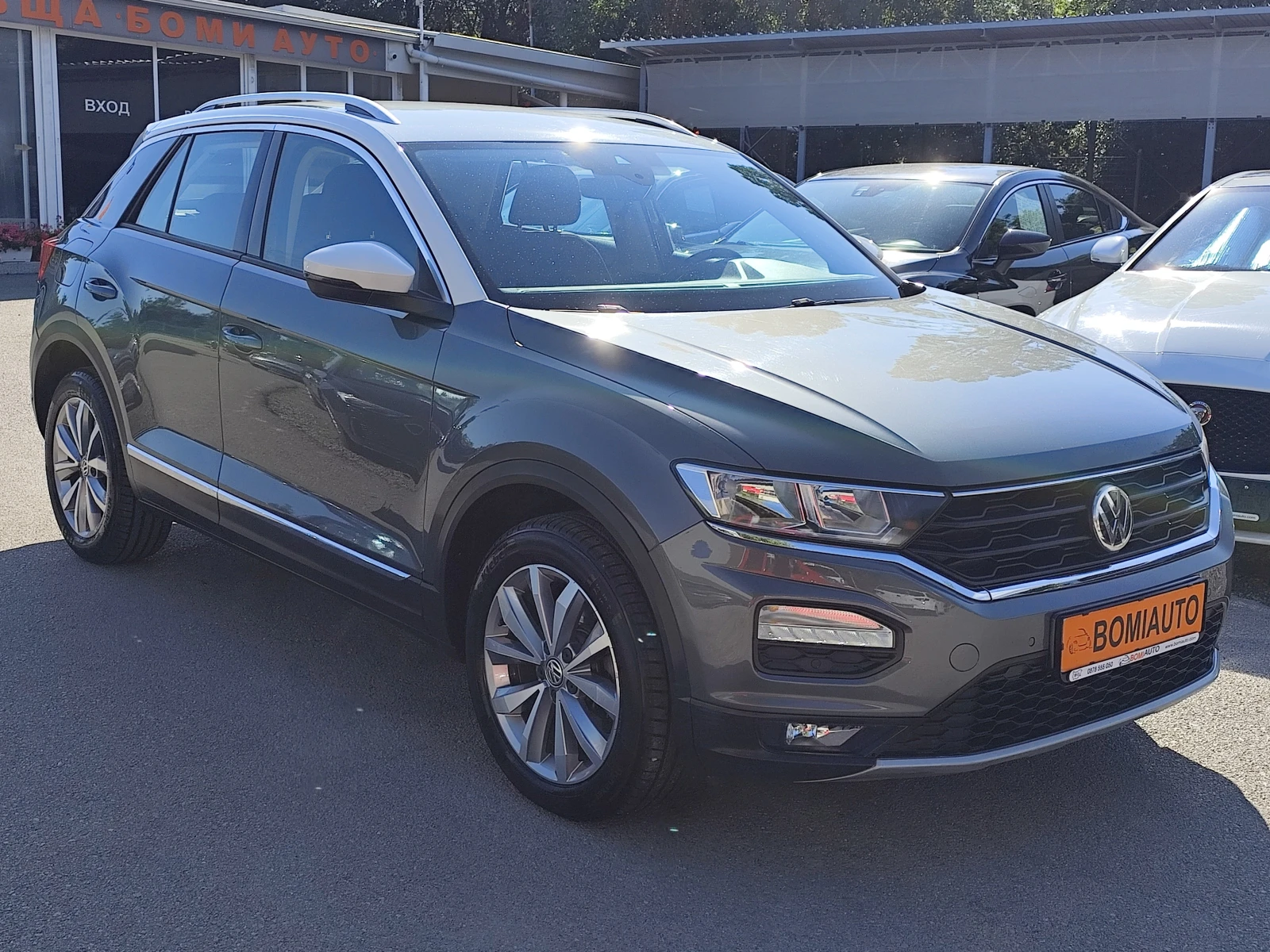 VW T-Roc 2.0TDi* DSG* 4X4* LED* NAVI* APP* EURO6B* , снимка 3 - Автомобили и джипове - 54889854