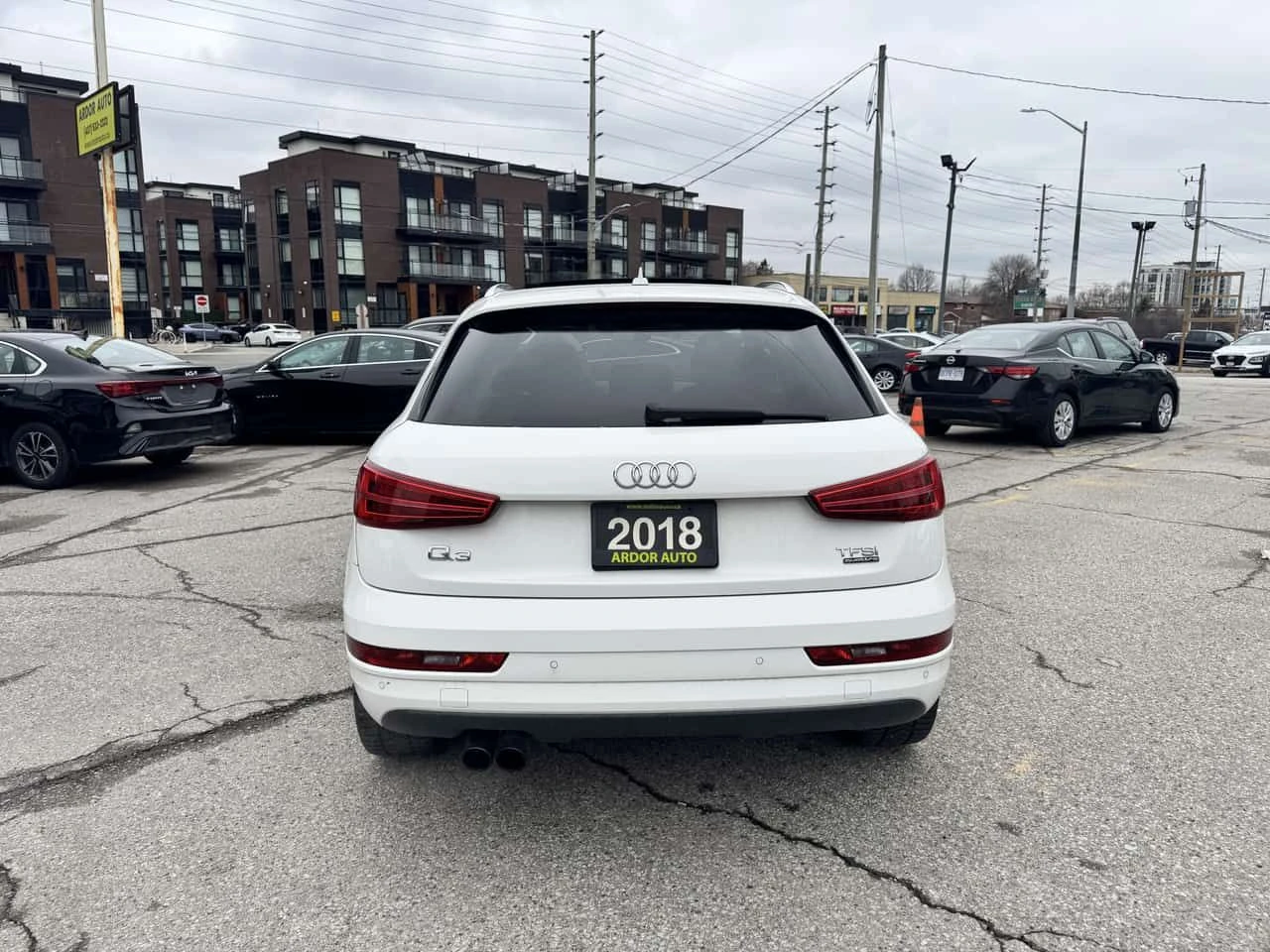 Audi Q3 * Progressiv * CARFAX * БЕЗ ПЪРВОНАЧАЛНА ВНОСКА, снимка 4 - Автомобили и джипове - 54918488