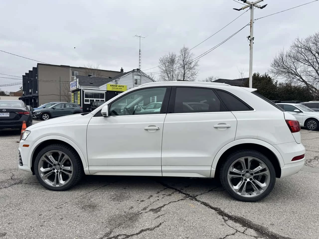 Audi Q3 * Progressiv * CARFAX * БЕЗ ПЪРВОНАЧАЛНА ВНОСКА, снимка 2 - Автомобили и джипове - 54918488