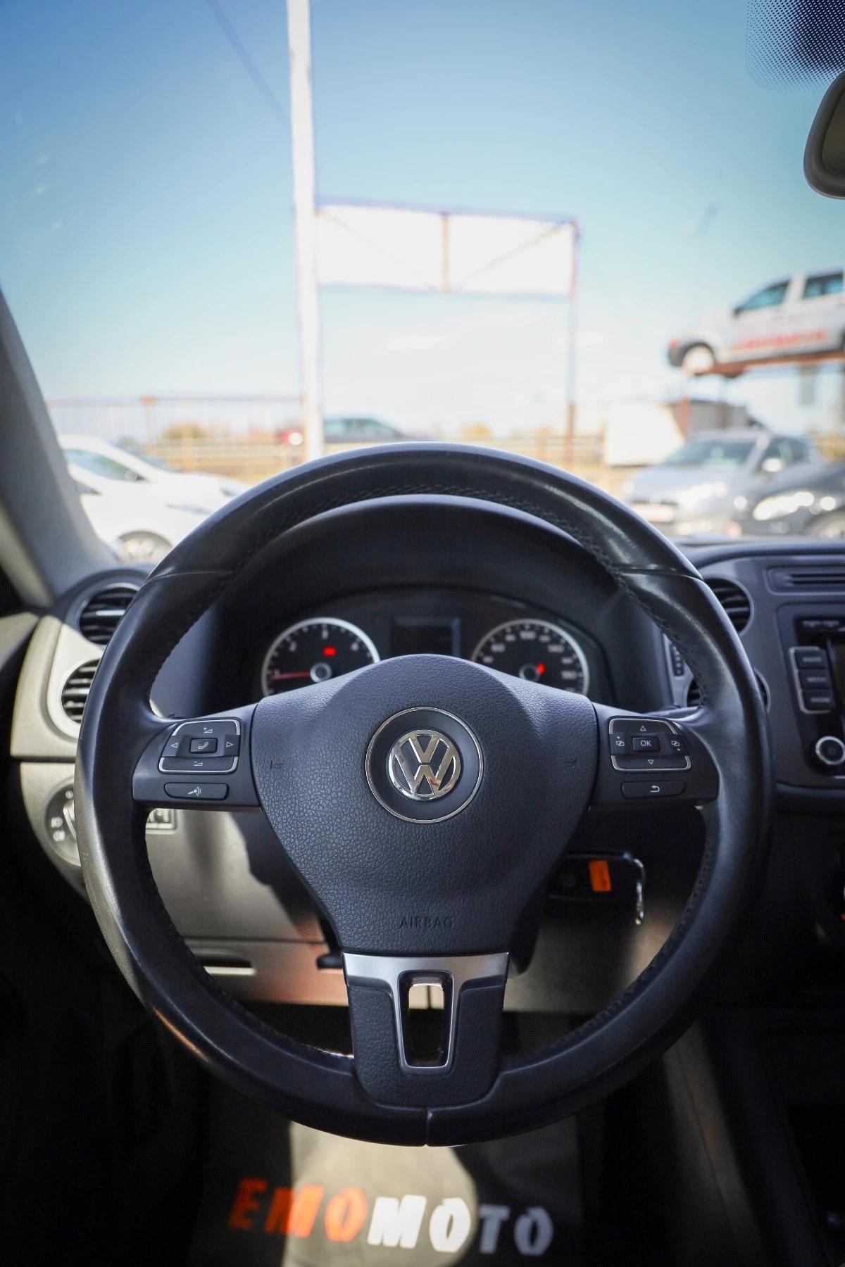 VW Tiguan 2.0D ЛИЗИНГ, снимка 9 - Автомобили и джипове - 55295704