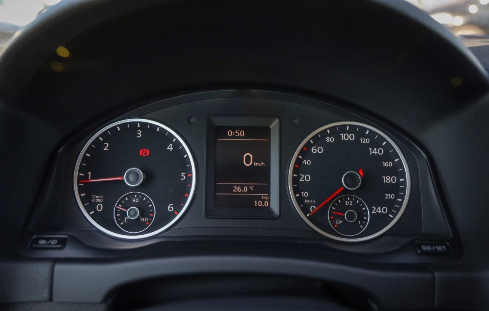 VW Tiguan 2.0D ЛИЗИНГ, снимка 14 - Автомобили и джипове - 55295704