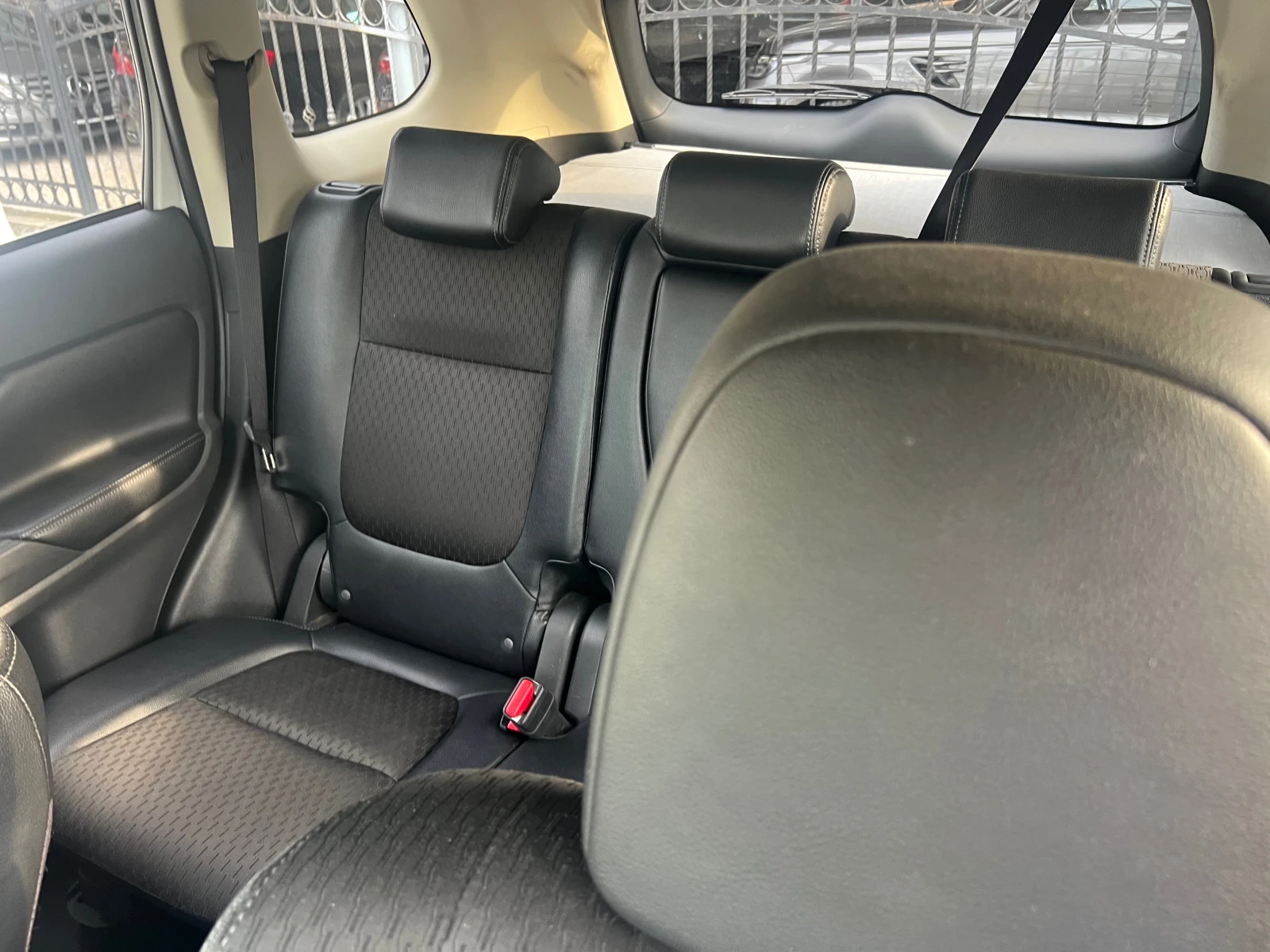 Mitsubishi Outlander Германия перфект, снимка 11 - Автомобили и джипове - 55399850