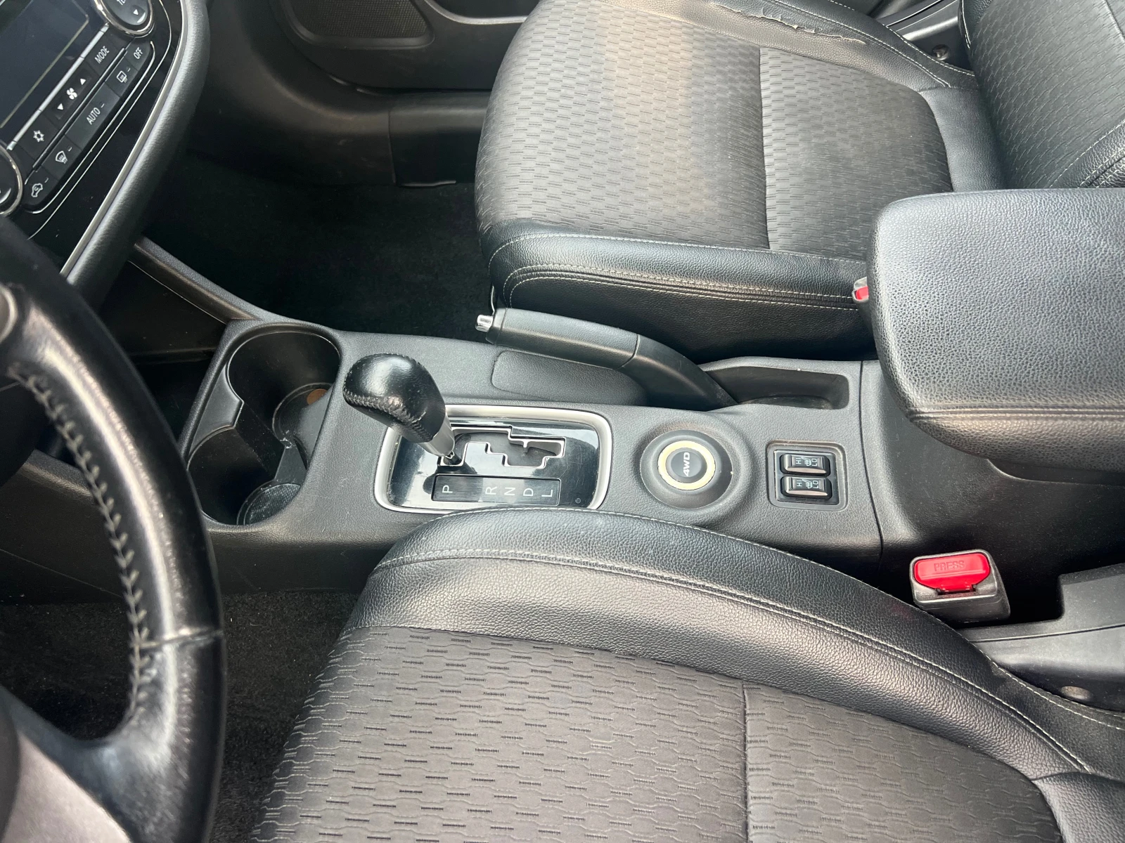 Mitsubishi Outlander Германия перфект, снимка 9 - Автомобили и джипове - 55399850