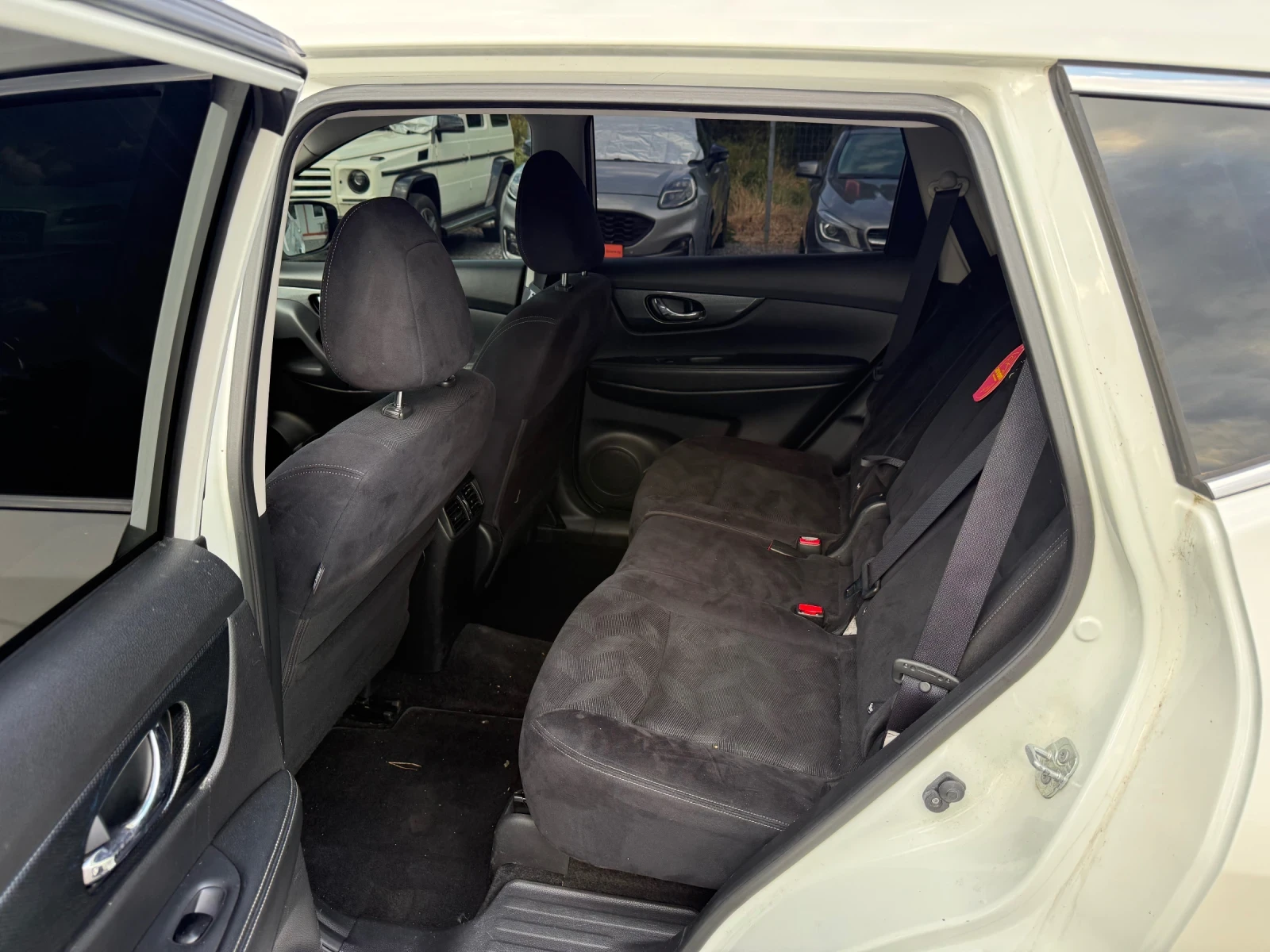 Nissan X-trail 1.6 dCi (130 кс)Euro 6B/2016г/Обслужен/Регистриран, снимка 13 - Автомобили и джипове - 55826401