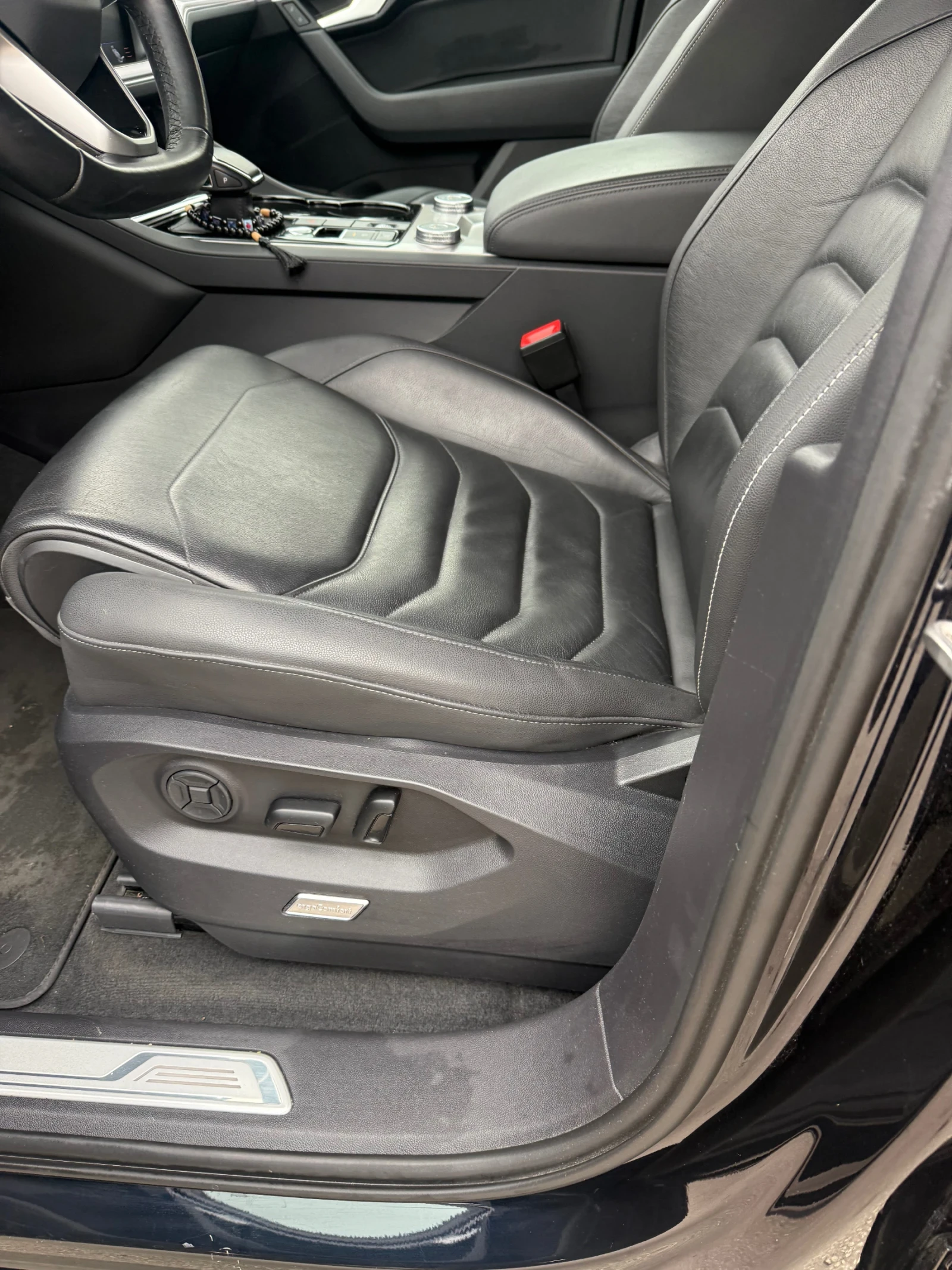 VW Touareg, снимка 9 - Автомобили и джипове - 56571726