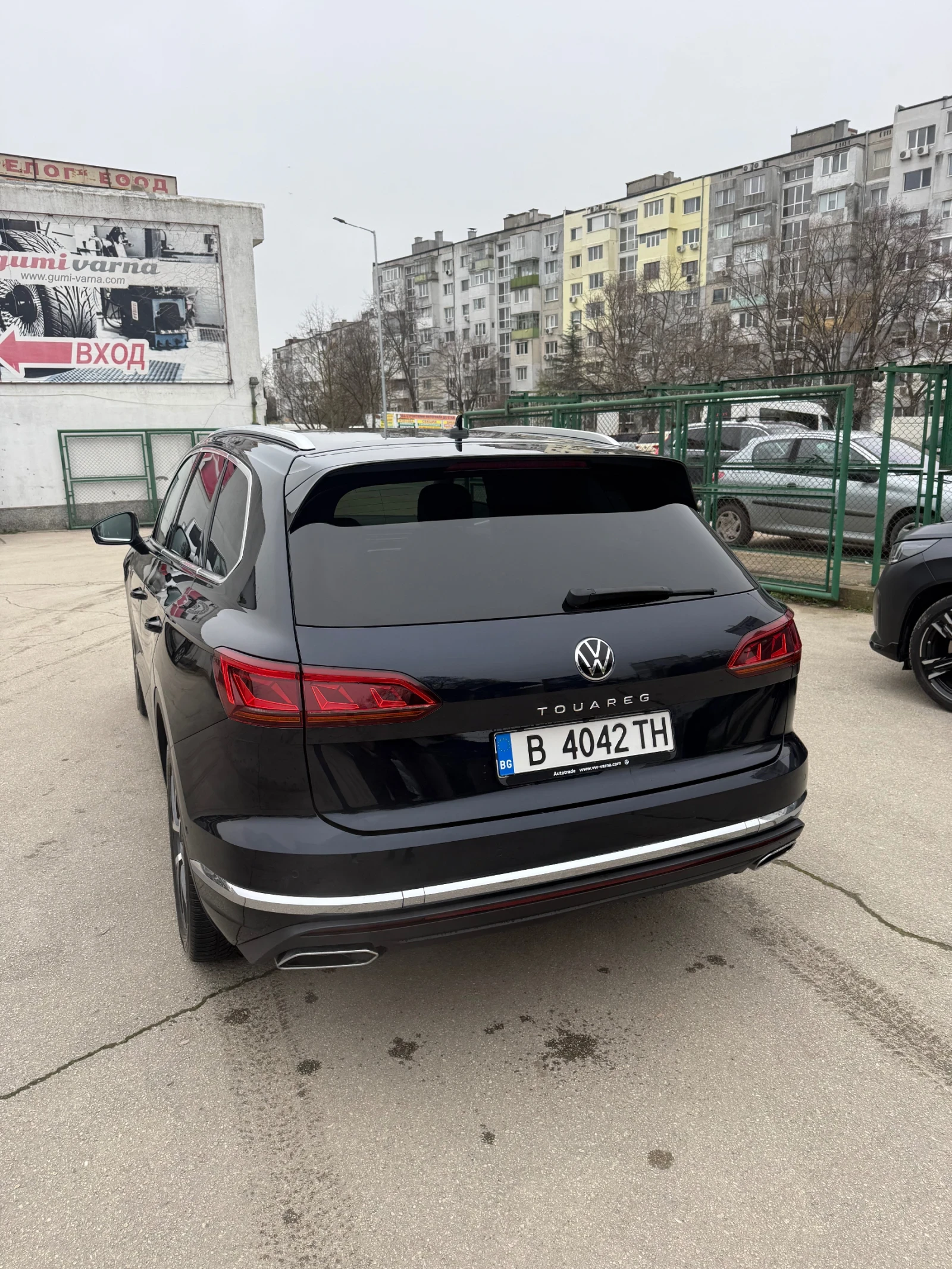 VW Touareg, снимка 4 - Автомобили и джипове - 56571726