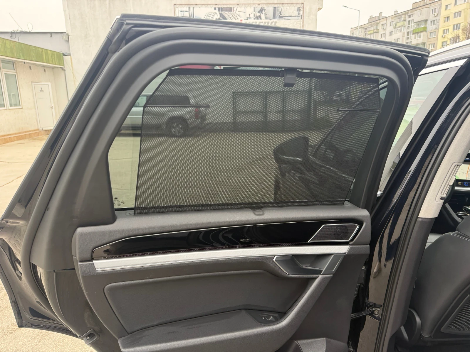 VW Touareg, снимка 8 - Автомобили и джипове - 56571726
