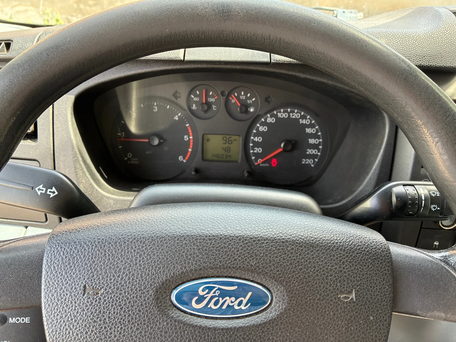 Ford Transit 2.4TDCI T350 климатик!, снимка 15 - Бусове и автобуси - 55860549