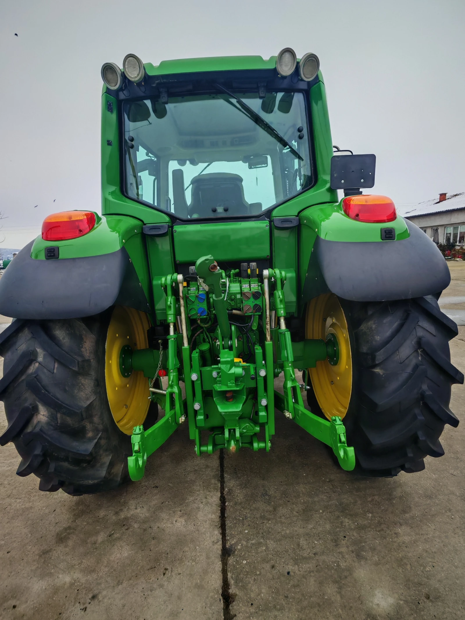 Трактор John Deere 6230 Premium лизинг с първоначална вноска 20 % - изображение 9