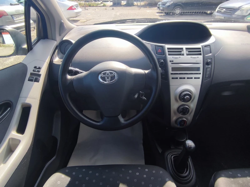 Toyota Yaris 1.3i-87kc-КЛИМАТИК-ЕВРО4, снимка 11 - Автомобили и джипове - 47309721