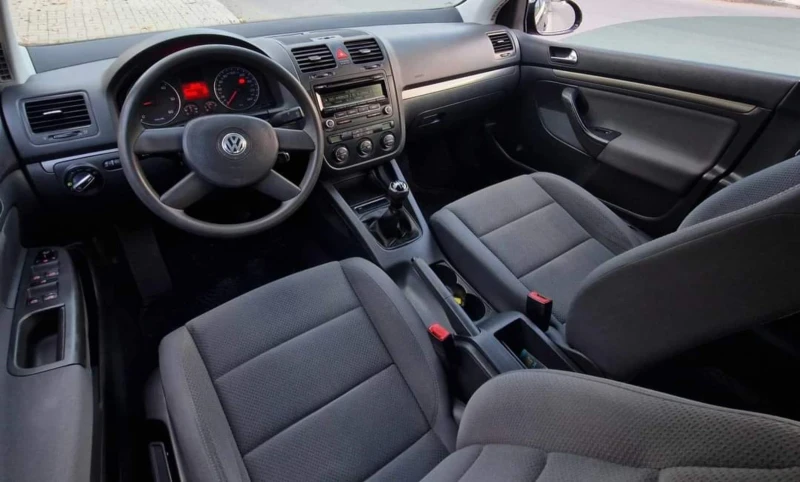 VW Golf 1.9TDI 105к.с., снимка 7 - Автомобили и джипове - 47369044