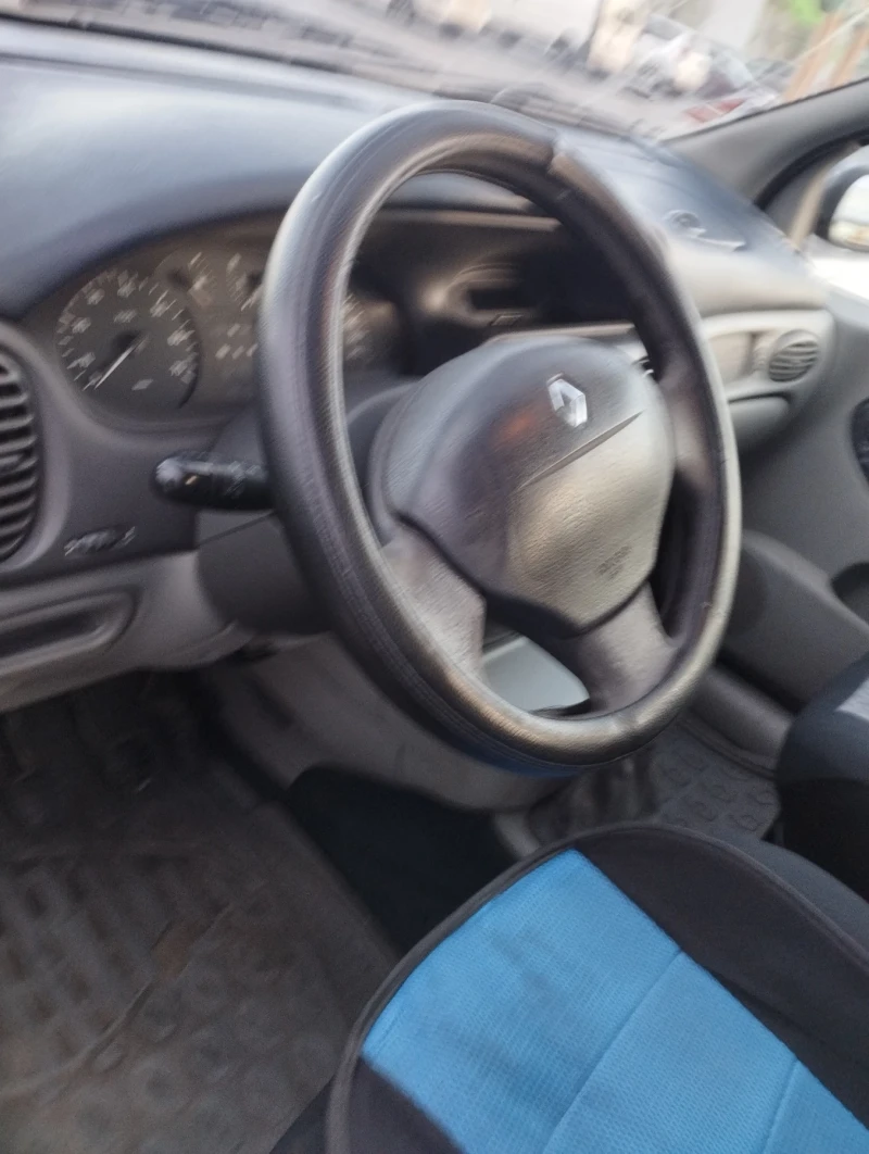 Renault Scenic, снимка 5 - Автомобили и джипове - 48311224