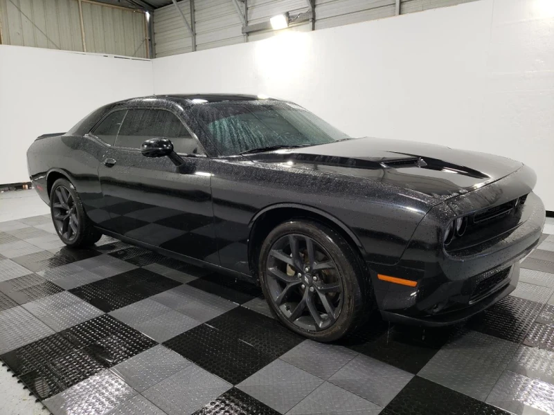 Dodge Challenger SXT, снимка 4 - Автомобили и джипове - 48322843