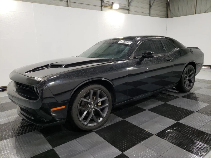 Dodge Challenger SXT, снимка 1 - Автомобили и джипове - 48322843