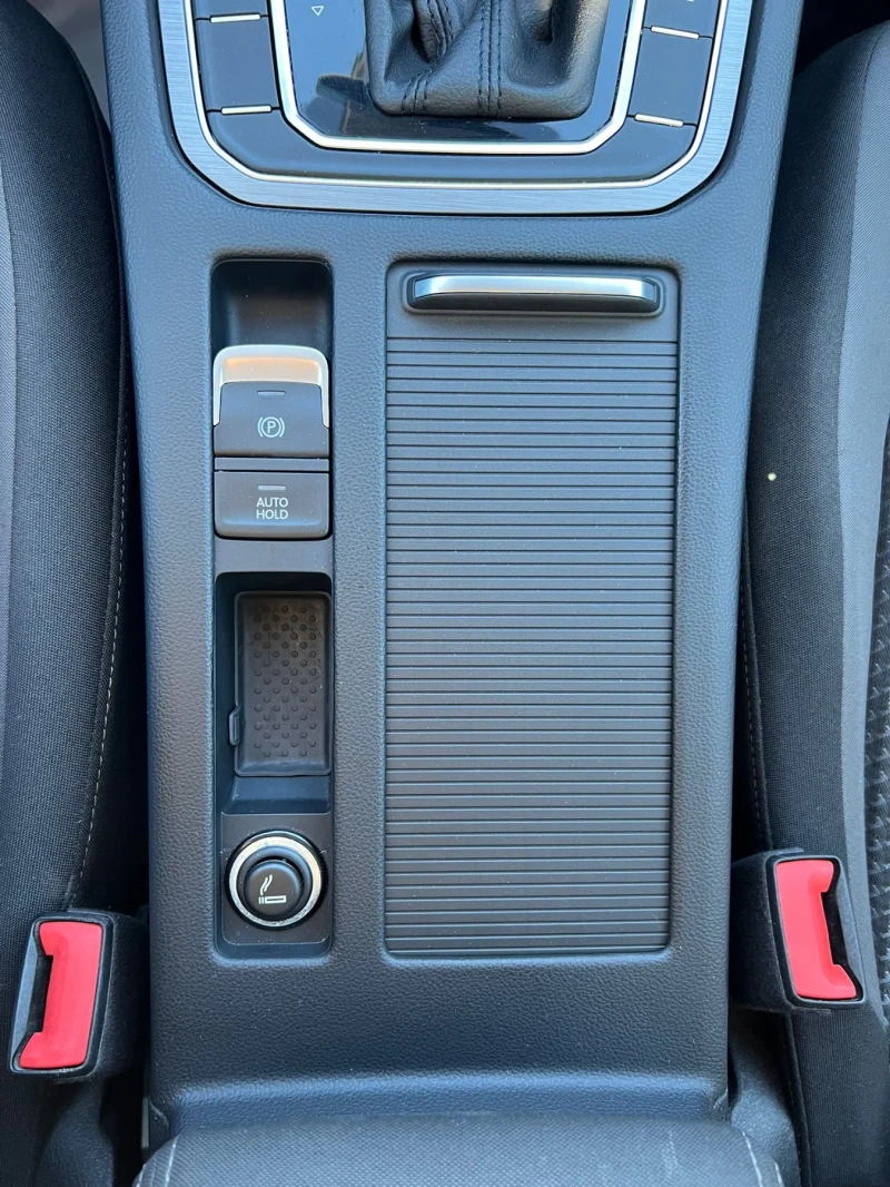 VW Passat 2.0 TDI DSG 150кс., снимка 14 - Автомобили и джипове - 53050358