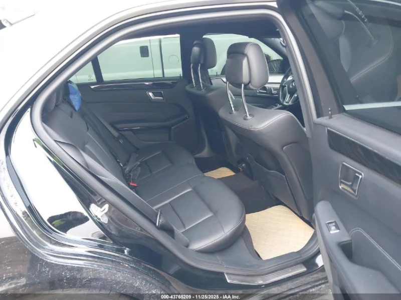 Mercedes-Benz E 350 2016 MERCEDES-BENZ E 350 4MATIC, снимка 11 - Автомобили и джипове - 53450526