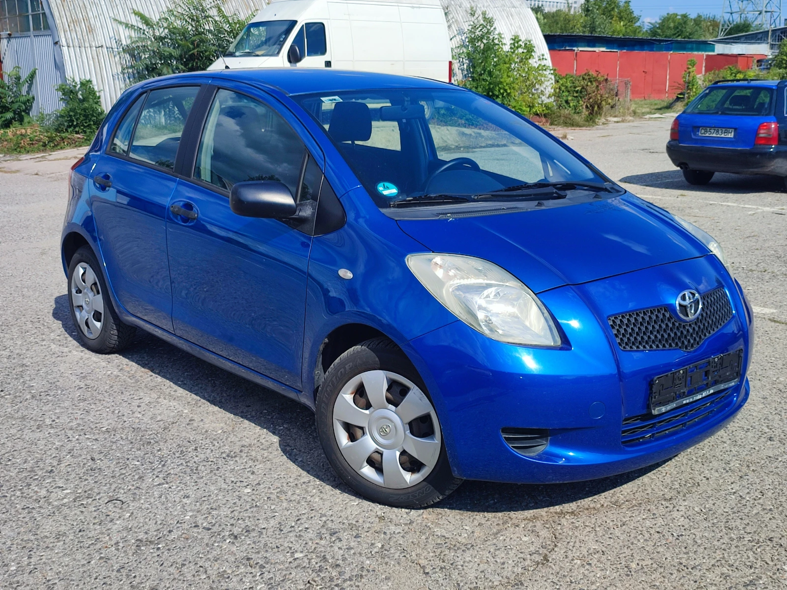 Toyota Yaris 1.3i-87kc-КЛИМАТИК-ЕВРО4 - изображение 3