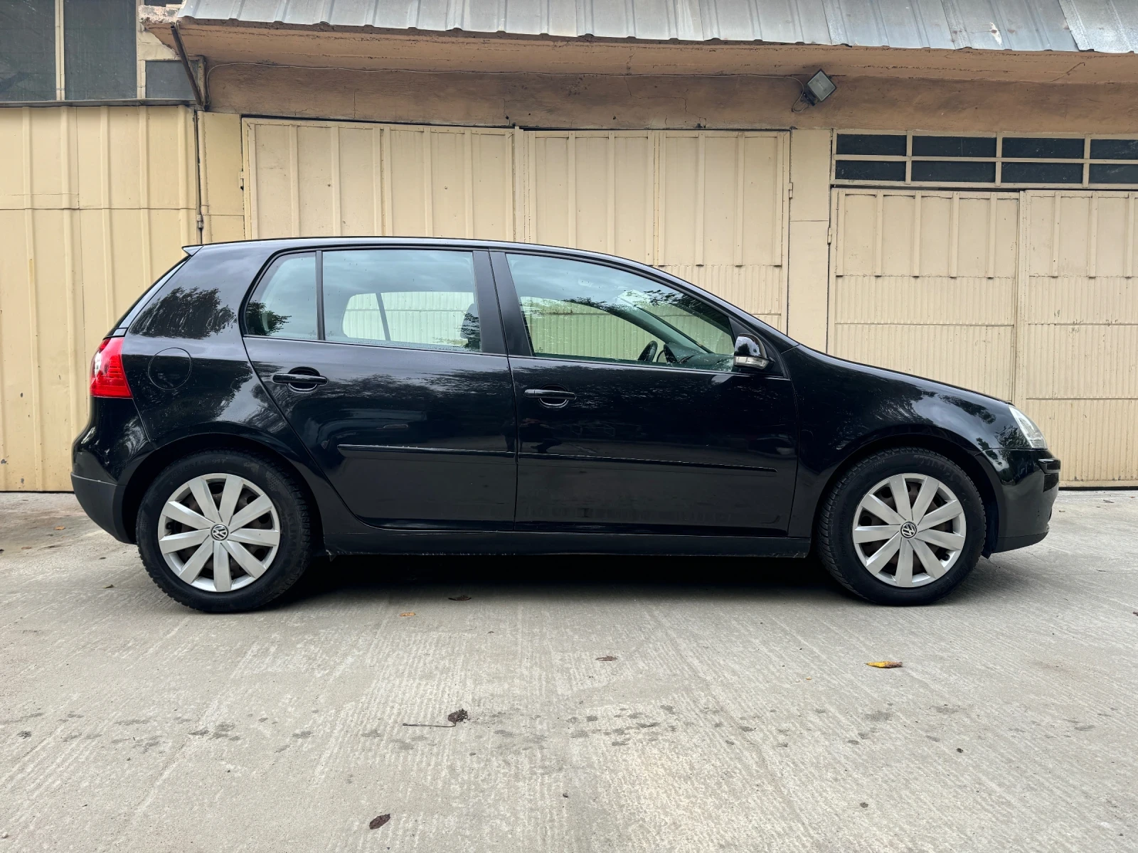 VW Golf 1.6 LPG Black Friday - изображение 4