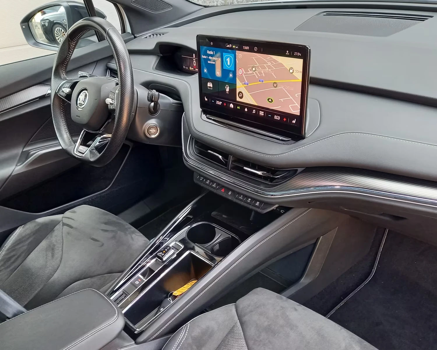 Skoda Enyaq iV60/SPORTLINE/179HP/CAM/PANO/AMBI/DIGITAL/153D - изображение 8