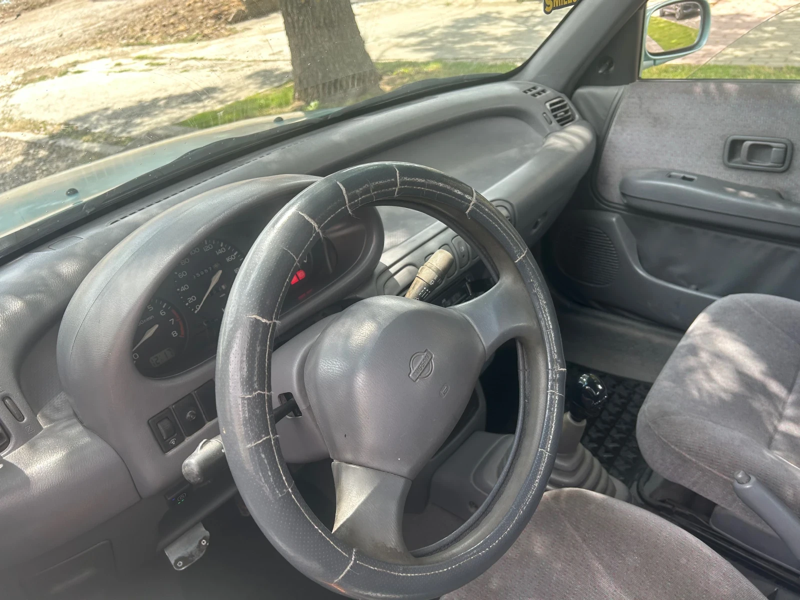 Nissan Micra 1.3 16 slx 75к.с - изображение 5