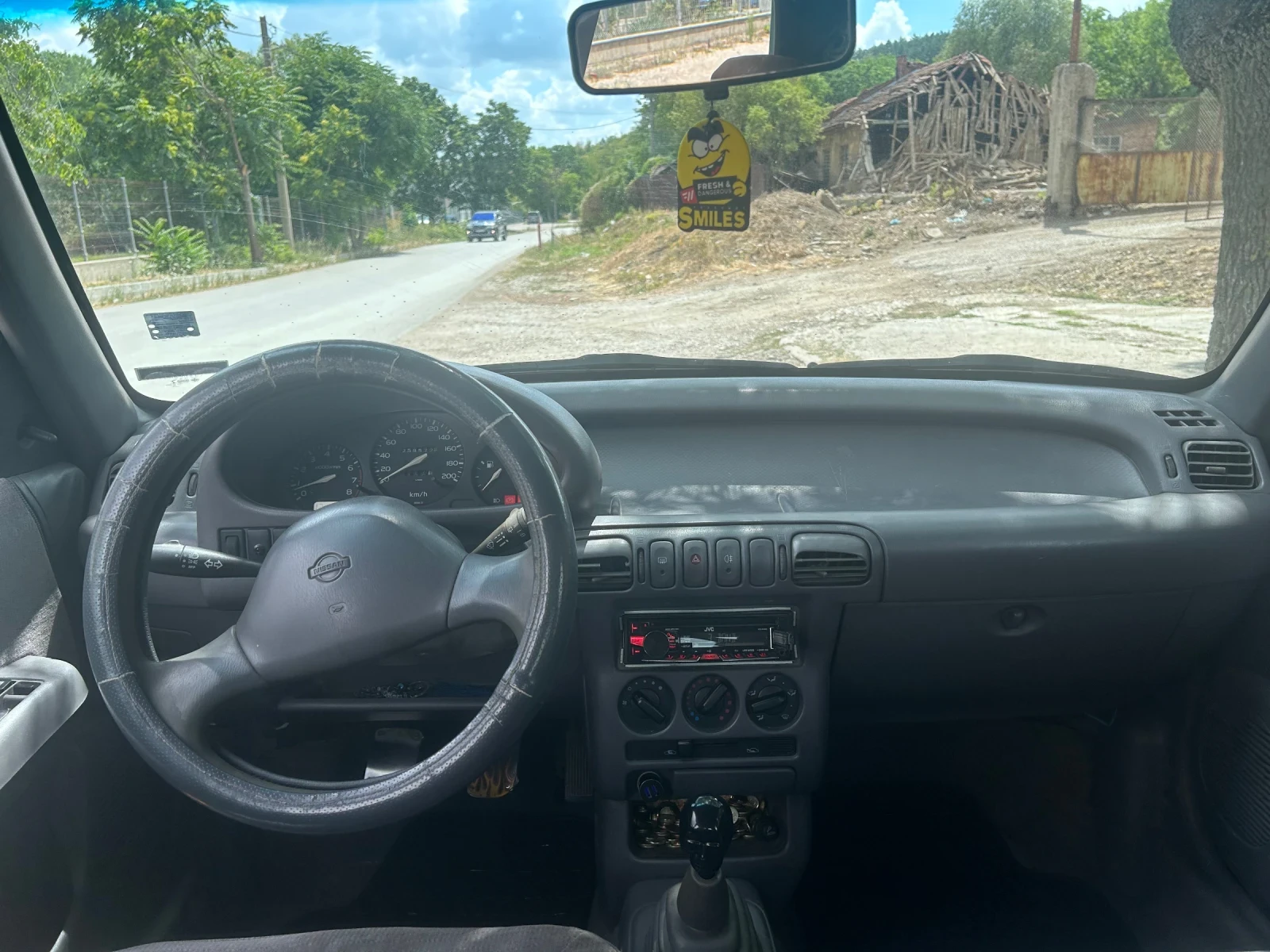 Nissan Micra 1.3 16 slx 75к.с - изображение 8