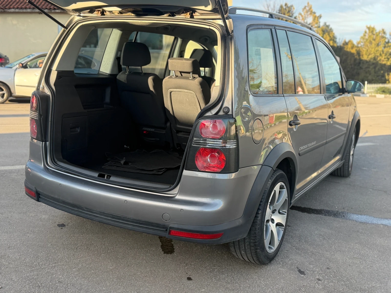 VW Touran Cross - изображение 8