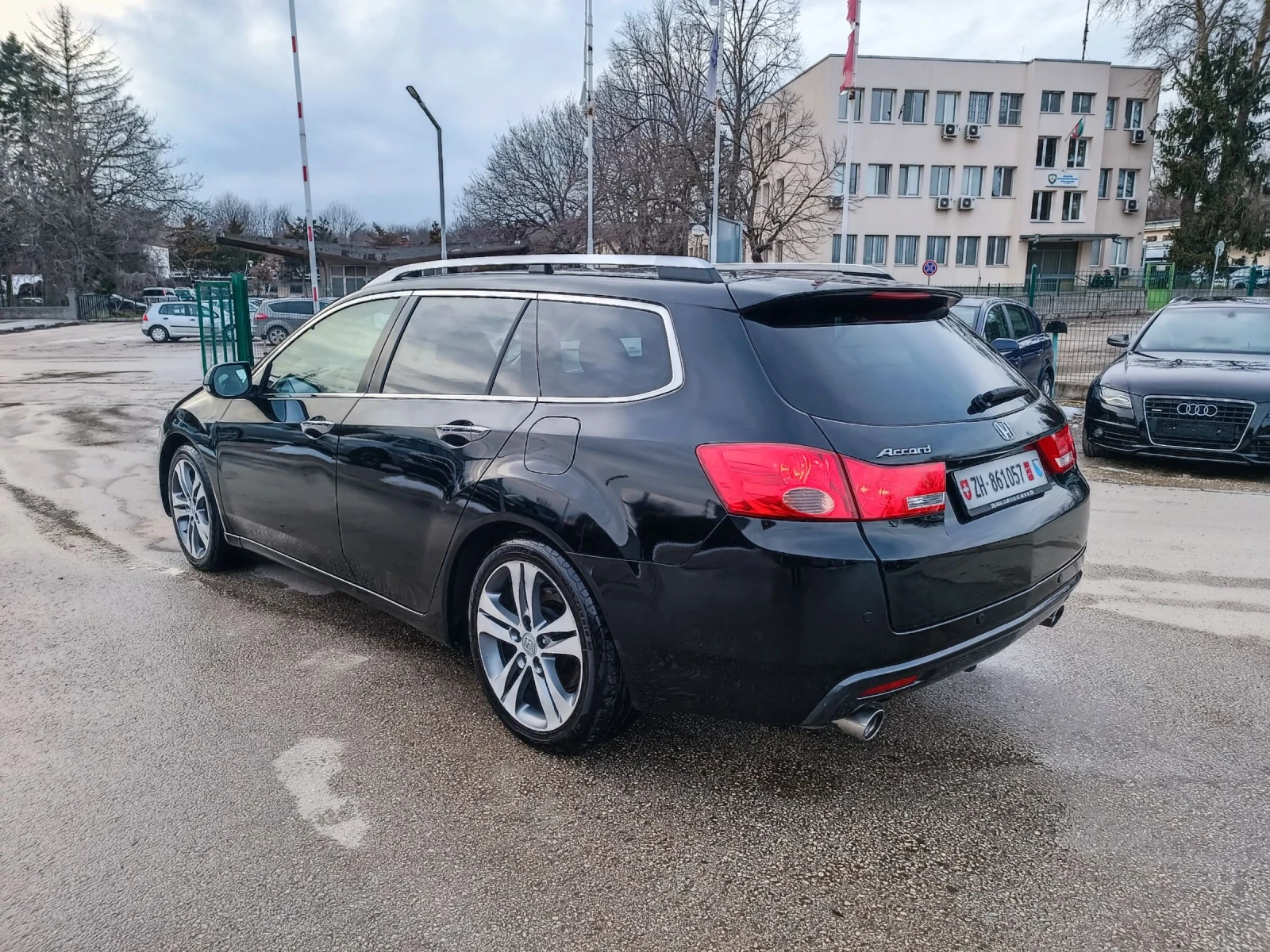 Honda Accord 2.4i-201кс-ШВЕЙЦАРИЯ-РЪЧКА-6ск-ДИСТРОНИК-NAVI - изображение 6