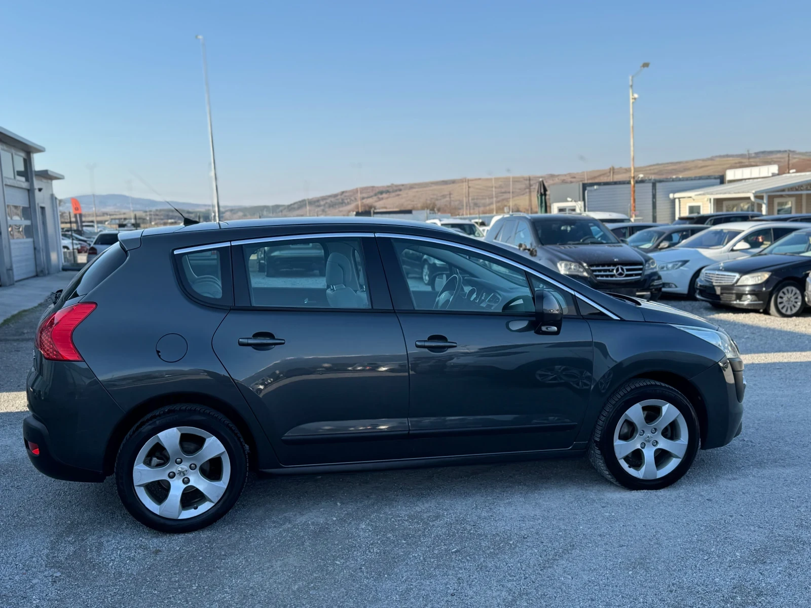 Peugeot 3008 2.0HDI/ПАНОРАМА/РЕАЛНИ КИЛОМТЕРИ/ТОП СЪСТОЯНИЕ, снимка 6 - Автомобили и джипове - 53738804