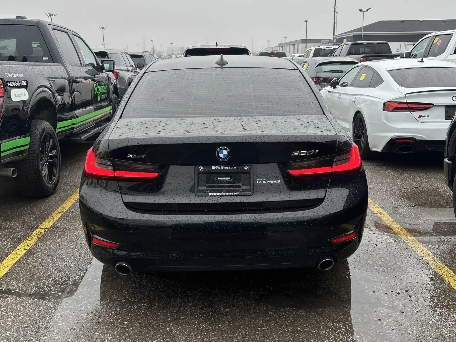 BMW 330 i xDrive/CARFAX/ШИБИДАХ/ПОДГРЕВИ, снимка 4 - Автомобили и джипове - 53807555