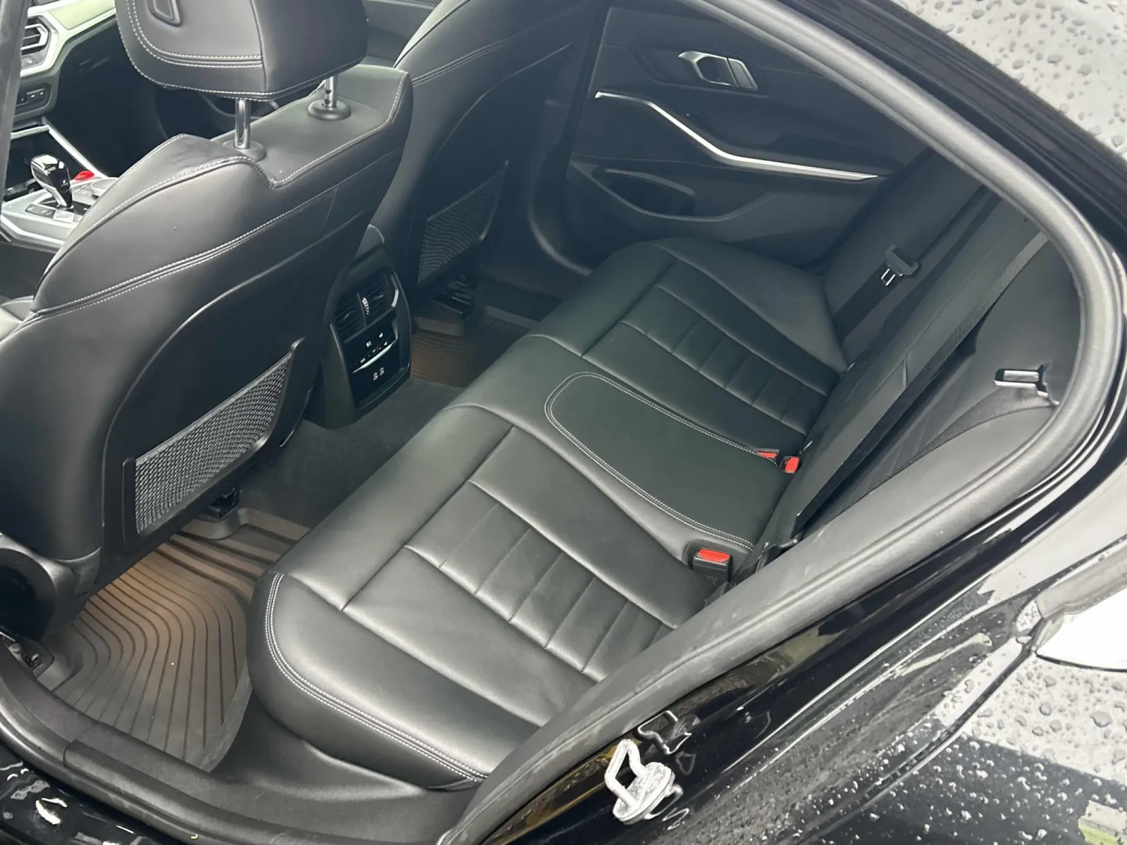 BMW 330 i xDrive/CARFAX/ШИБИДАХ/ПОДГРЕВИ, снимка 8 - Автомобили и джипове - 53807555