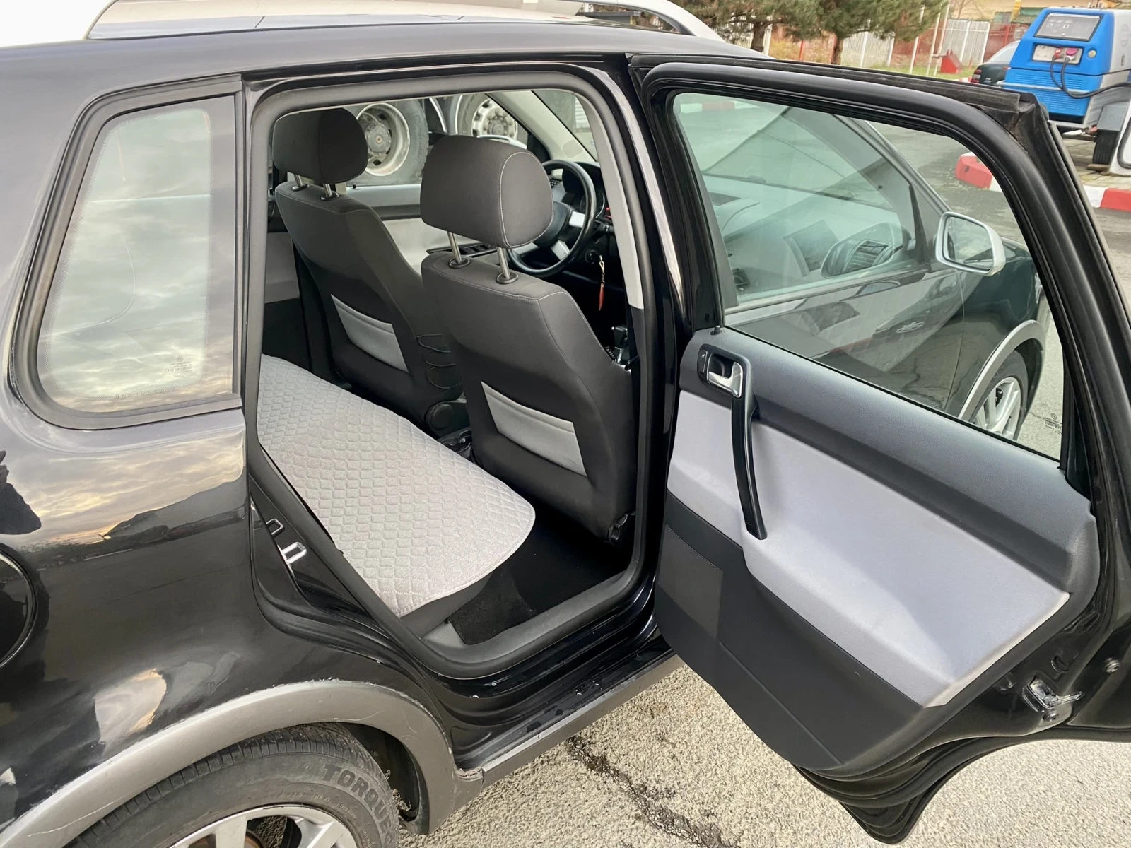 VW Polo CROSS 1.6, снимка 14 - Автомобили и джипове - 54390739