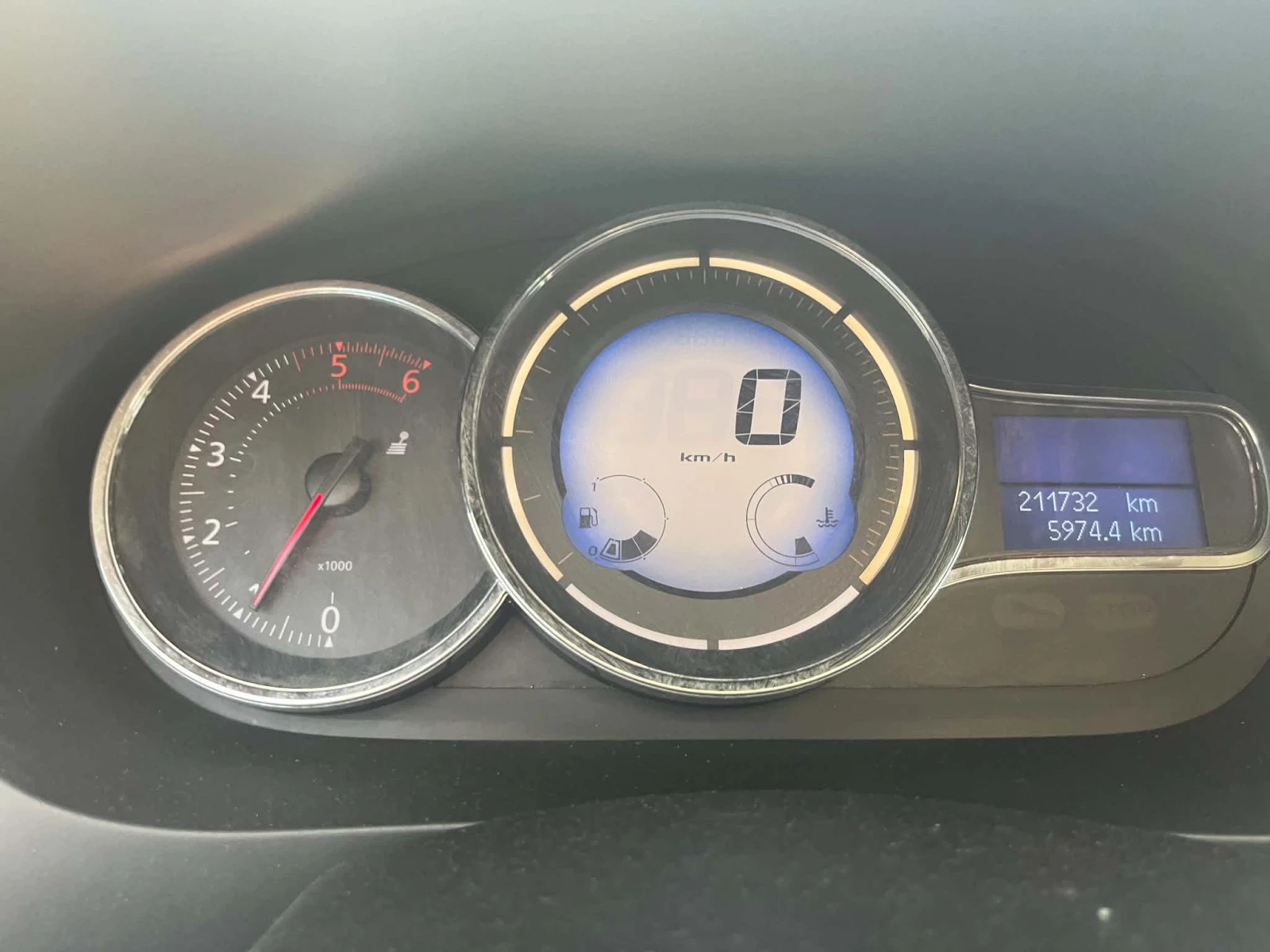 Renault Megane 1.5 DCI, снимка 13 - Автомобили и джипове - 54481743