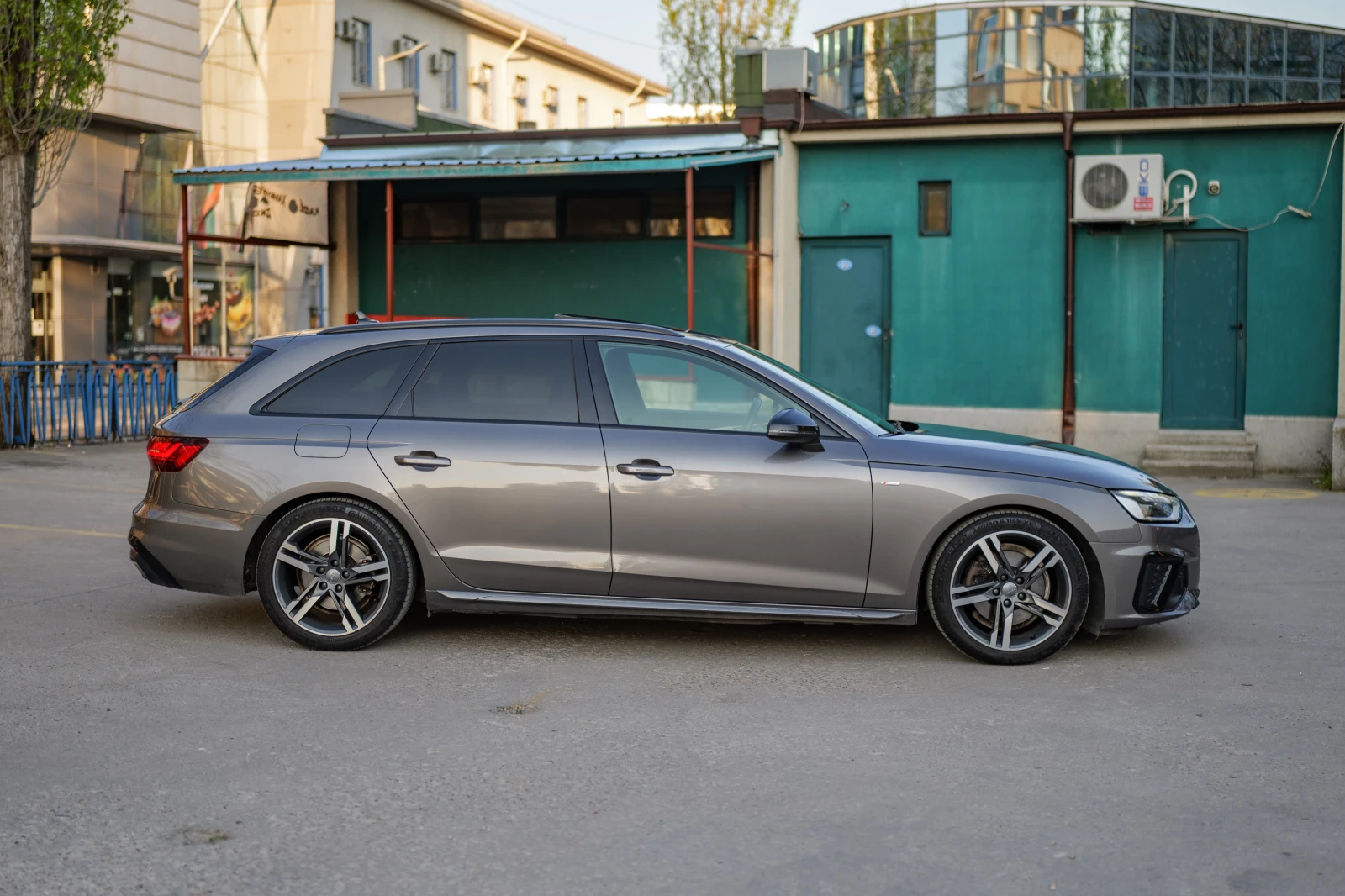 Audi A4 3x S-Line MATRIX PANO, снимка 8 - Автомобили и джипове - 54949210