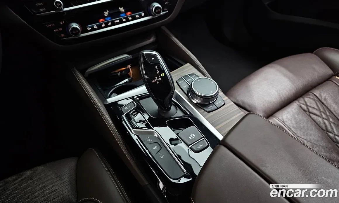 BMW 640 * GRAN* TURISMO* X-DRIVE* DIS* 360* PANO* , снимка 14 - Автомобили и джипове - 54960233