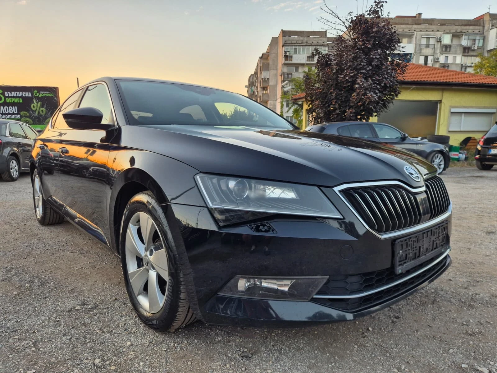 Skoda Superb 2.0 TDI, снимка 3 - Автомобили и джипове - 56470830