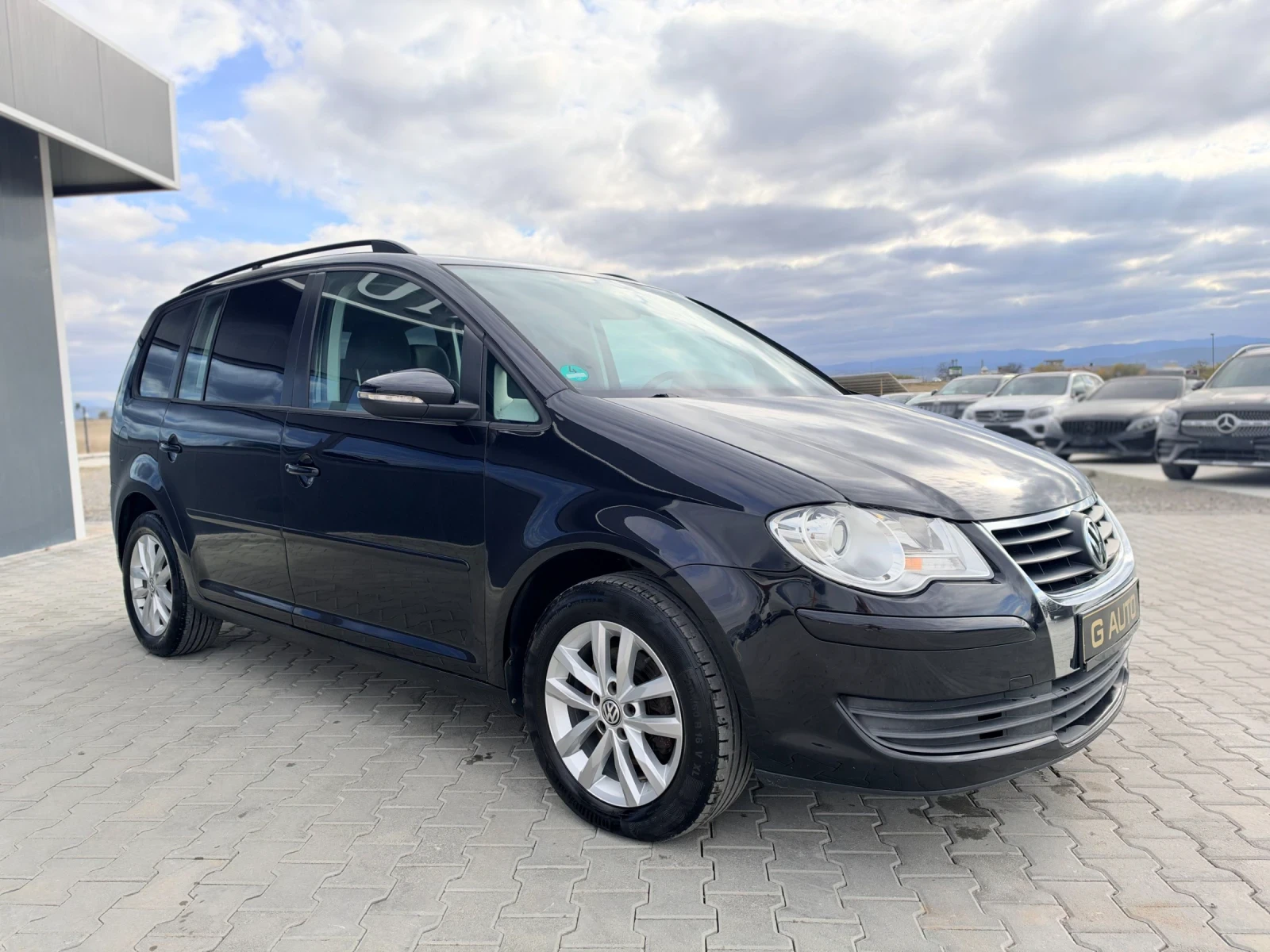 VW Touran 1.9TDI Собствен лизинг!!!, снимка 7 - Автомобили и джипове - 56732438