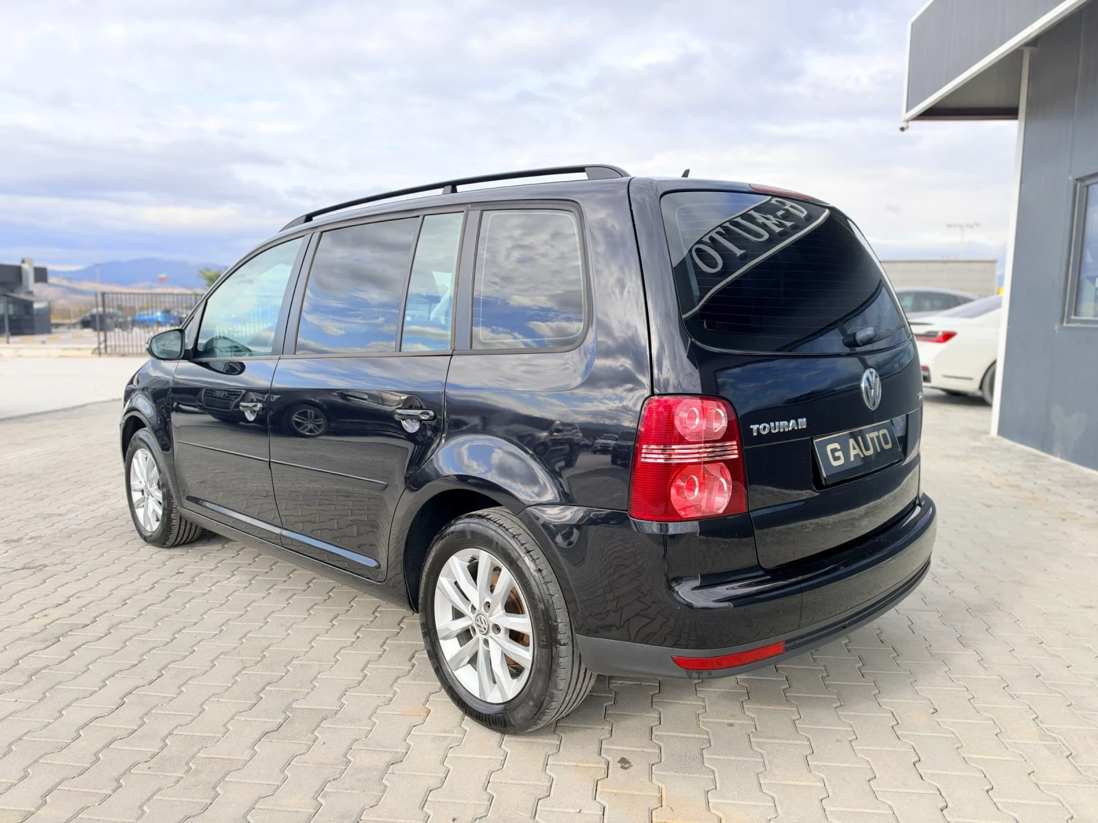 VW Touran 1.9TDI Собствен лизинг!!!, снимка 3 - Автомобили и джипове - 56732438